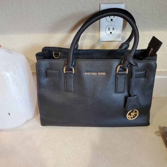 Michael Kors Dillon Saffiano Leather Black Handbag Purse - Picture 4 of 12